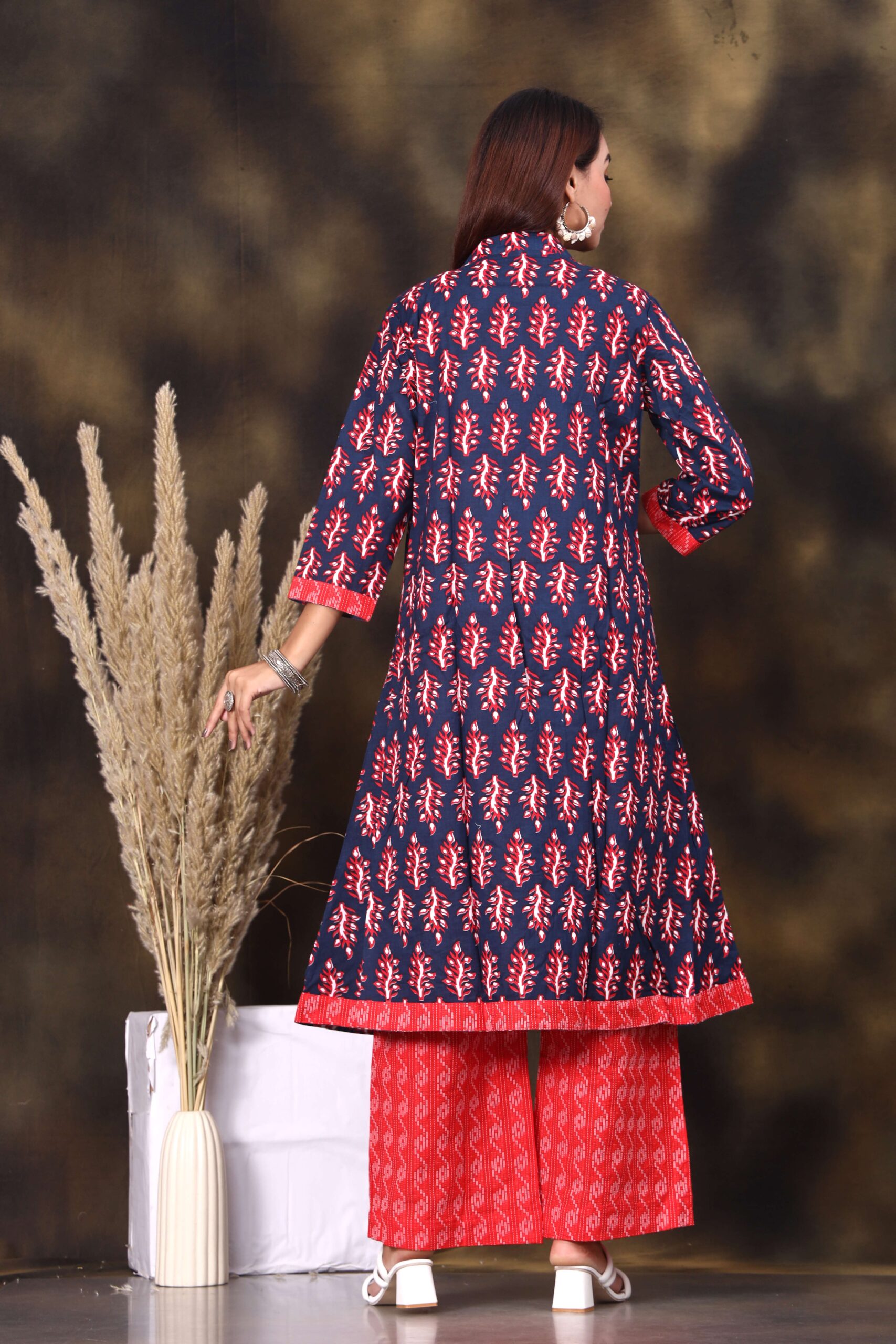 Women's Printed Long Shrug with Crop Top & Zigzag Pant Set